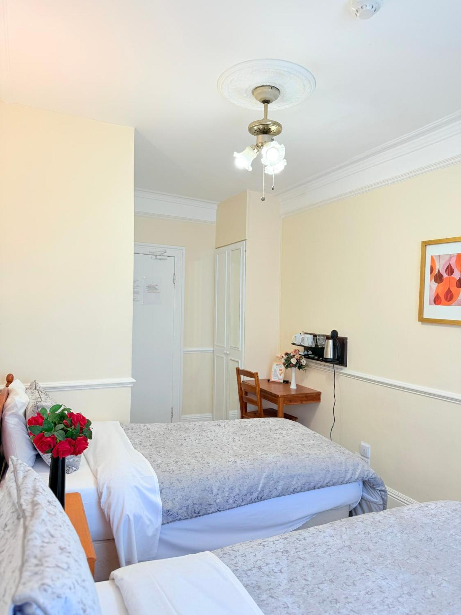Europa House Hotel, London Paddington Екстер'єр фото